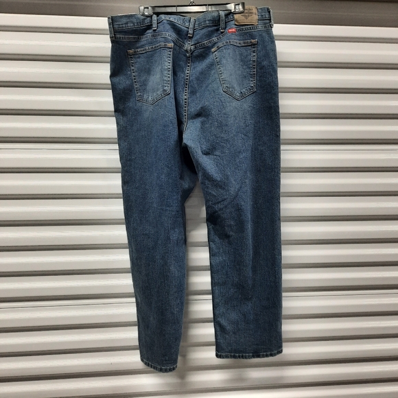 Wrangler Mens Jeans Size 42 Relaxed Fit Distressed Denim - Picture 4 of 11